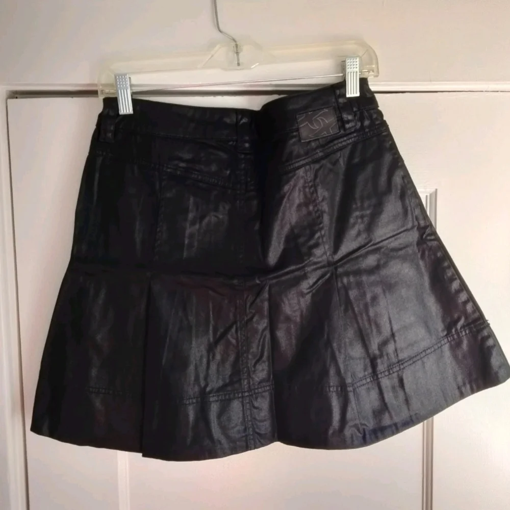 Y2K A-Line Leather Look Black Mini Skirt Women's US Size 6 Fake Leather